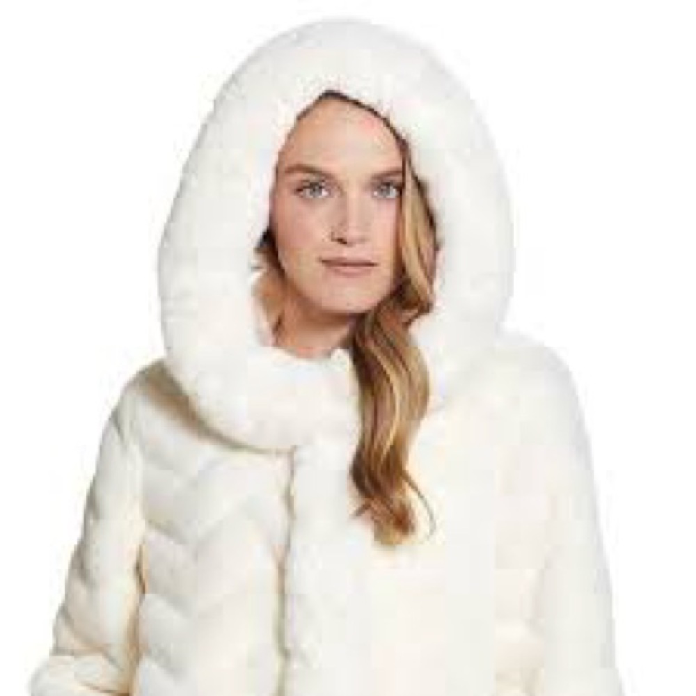 NEW Gallery Chevron Faux Fur Cream Hooded Jacket Winter Luxurious Warm Cozy Coat